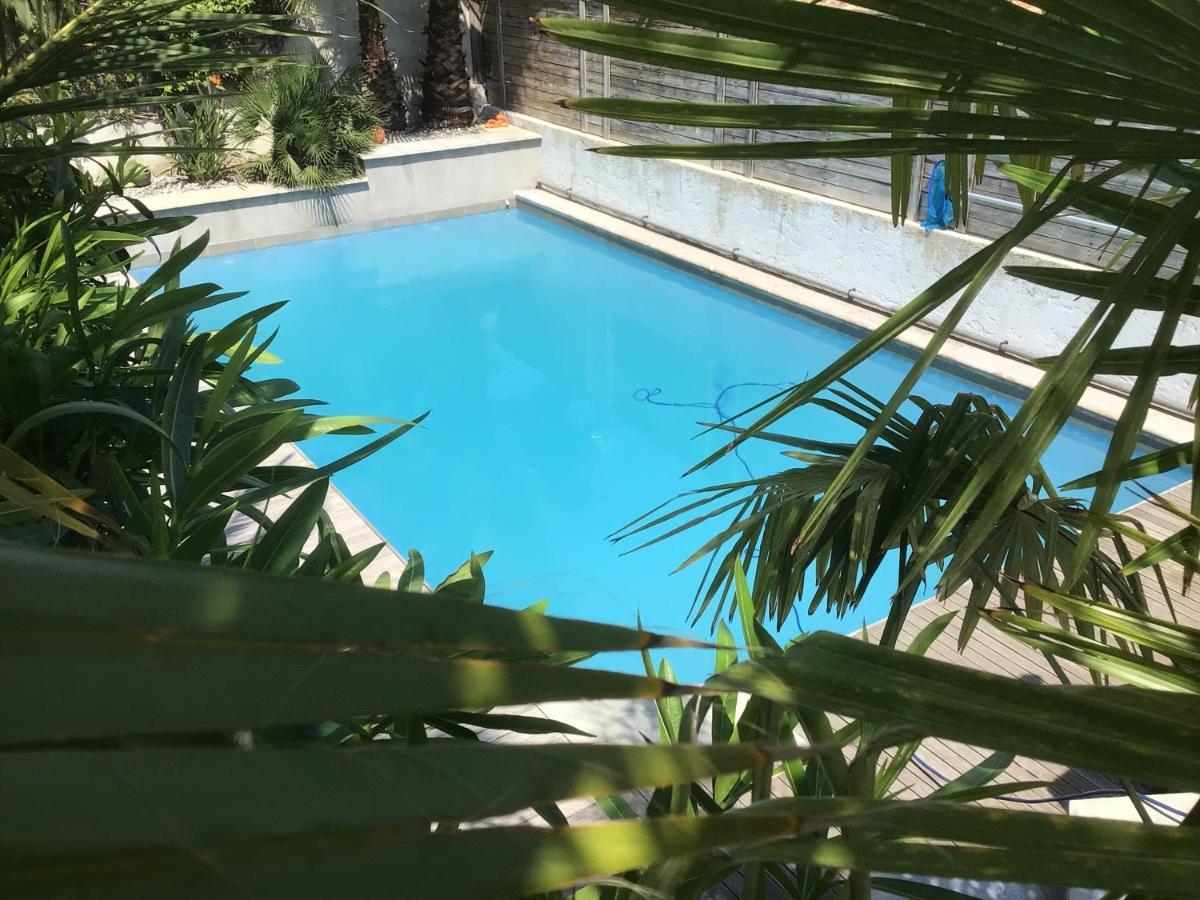 2 Pieces Rez-De-Jardin Dans Maison Avec Piscine Villeneuve-Loubet Exterior photo