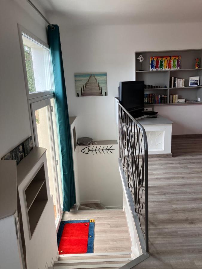 2 Pieces Rez-De-Jardin Dans Maison Avec Piscine Villeneuve-Loubet Exterior photo